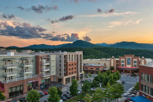 Happy Fourth of July from Biltmore Park Town Square! 🇺🇸

Wishing you a safe, fun-filled holiday spent with good food, great company, and summer vibes. Stop by to grab a bite before heading to the Lake Julian fireworks, we’ll see you around the square!