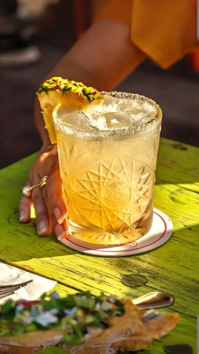 Sip into the season, summer’s finally here.☀️

Kick things off with bold, bright cocktails at @tacoboyeats. Their latest lineup is full of flavor, bringing the heat and the sweet:

🍬 Mexican Candy Shooter – Lunazul Blanco, mango-orange juice, Valentina hot sauce
🍍 Ms. Prickly Punch – Tequila blanco, Aperol, pineapple, agave, passion fruit, fresh lime
🍓 Rosé Sangria – Rosé, brandy, strawberry, lime
🌺 Hibiscus Margarita – A seasonal favorite returns with hibiscus, tequila blanco, lime + a cinnamon-fennel salt rim